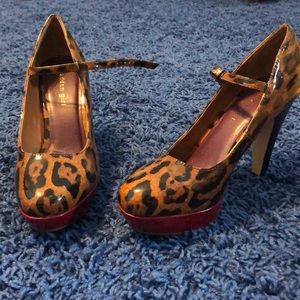 Leopard print pumps.